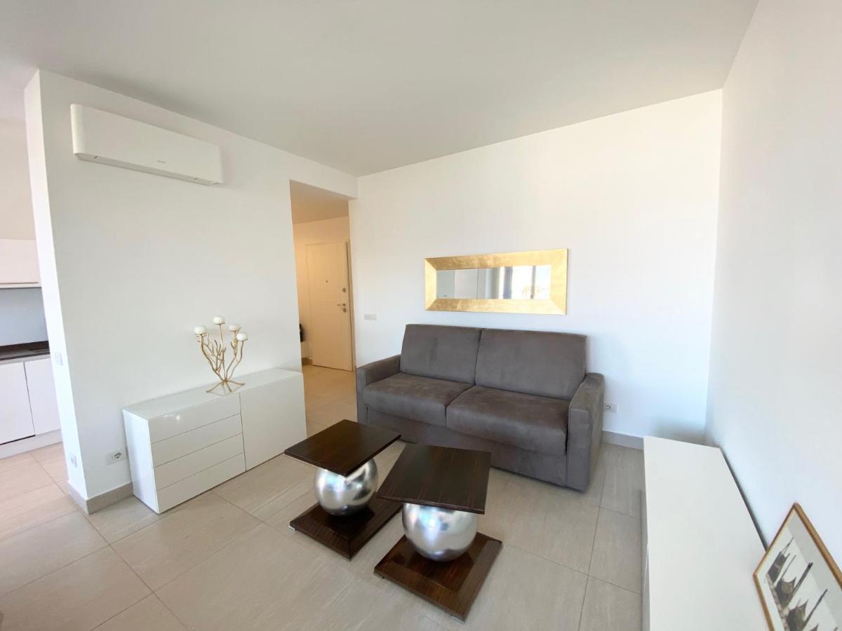 Appartamento Palazzo Di Vetro Luino Luaran gambar